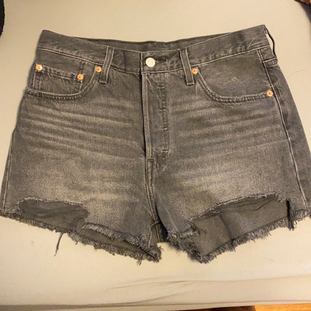 Levi’s high rise shorts, never worn!